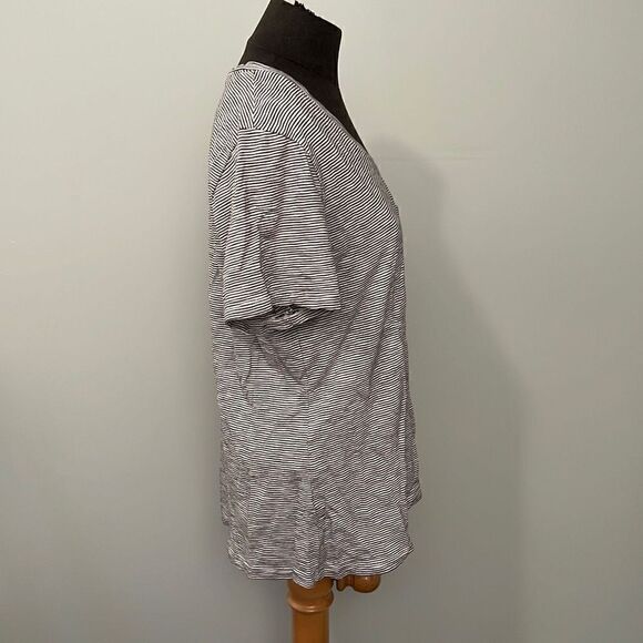 Women's Classic Stripped Short Sleeve Tee NWOT - Picture 7 of 9